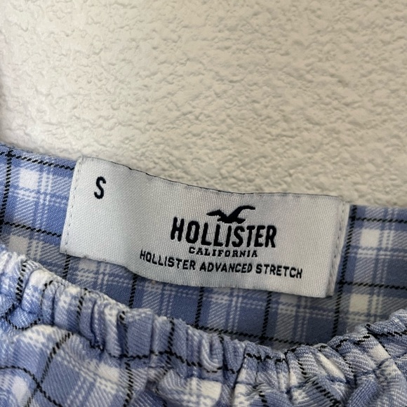 Hollister, S - Picture 2 of 3